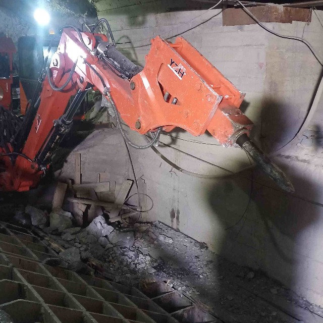 YZH rockbreaker boom systems for Jaw crushers