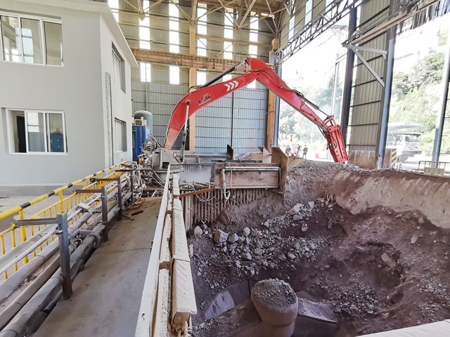 Rockbreaker Systems Solve The Blockage Of Gyratory Crusher