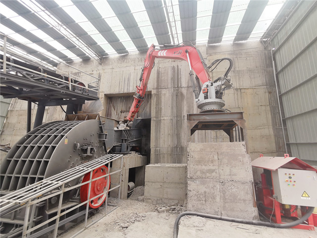 YZH Fixed Type Pedestal Rockbreaker System Is Installed At The Jaw Crushing Inlet of Chongqing Aggregate Plant