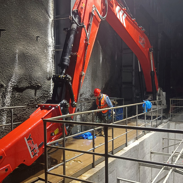 YZH WHD1000 Breaker Booms