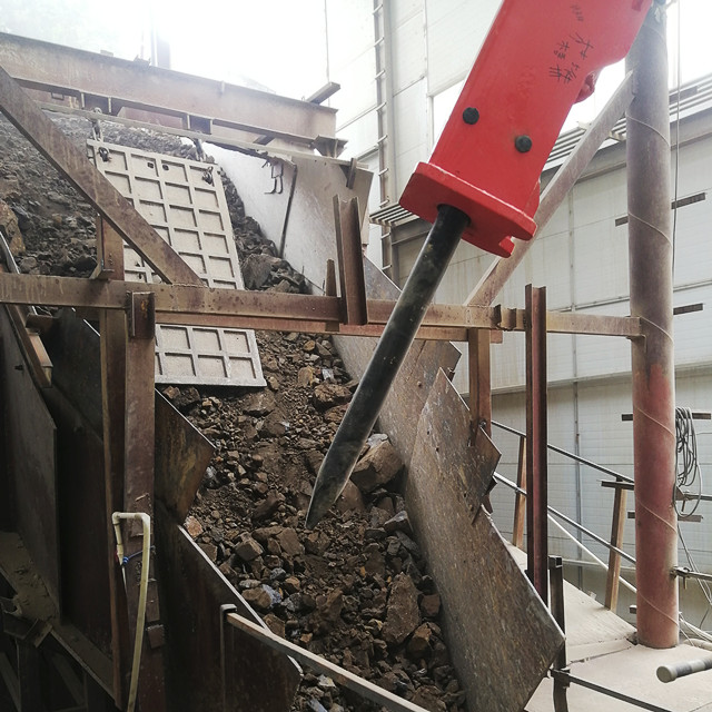 rockbreaker boom