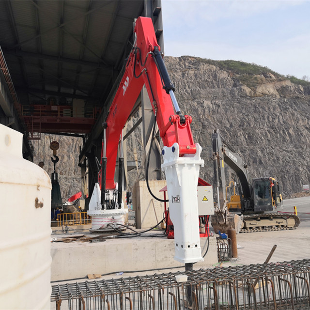 Pedestal Boom Rockbreaker