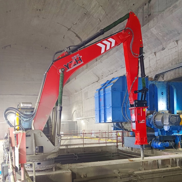 Stationary Hydraulic Rockbreaker Boom for Mine Crusher Stations