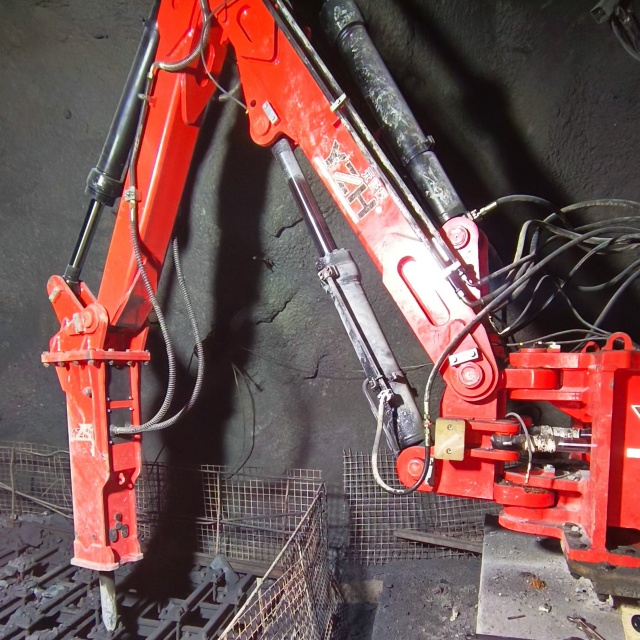 High‑Efficiency Remote‑Controlled Pedestal Rockbreaker Boom for Mining Crushing